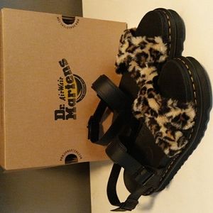 Dr. Martens Voss leopard fluffy sandal Doc sz 11 sandals